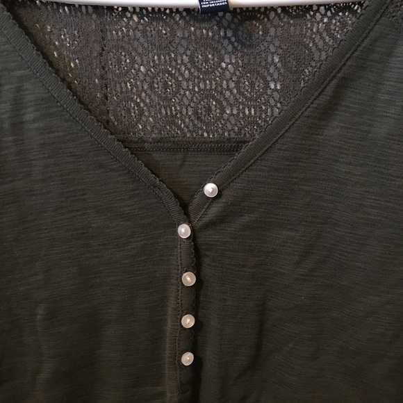 Comfortable Chaps Top - Picture 3 of 5